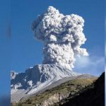 Más de mil afectados por las explosiones del volcán Ubinas en Perú emergencia