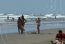 Familias disfrutan el ambiente de playa de Pochomil y Masachapa nicaragua