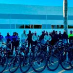 Contra la violencia por armas, policías recorren Miami en bicicleta miami