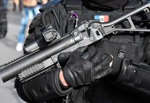 Por estar jugando con su arma, policía mata a su compañera