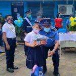Entregan mochilas e útiles escolares a hijos de policías en Chontales nicaragua