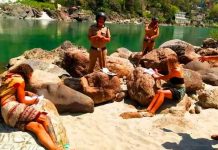 India: Turistas escriben 500 veces ‘lo siento’ por violar cuarentena india
