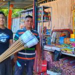 Comerciantes de pólvora ofertan sus productos a las familias chinandeganas nicaragua