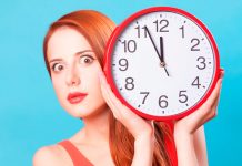 Ser impuntual no es tan malo, de hecho te da más tiempo de vida mujer impuntual