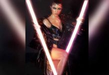 FOTOS: Kourtney Kardashian «se descuera» para promocionar maquillaje Kourtney Kardashian sexy