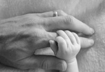 La edad del padre también influye en la salud del bebé embarazo