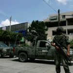 Farsantes vestidos de soldado y policía de México portaban drogas mexico