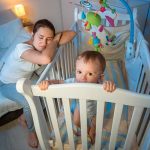 Impresionante razón por la que tu bebé se despierta en las noches bebe