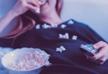 Menos horas de sueño, más comida a tu boca, según estudio