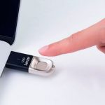 Sale al mercado una USB con lector de huellas dactilares usb