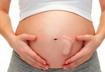 Esta es la razón por la que los bebés patean en la panza de mamá bebes