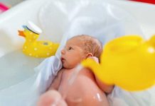 ¿Cuánto tiempo debes esperar para el primer baño de tu bebé?