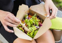 Pone sus genitales en la comida por recibir mala propina (video) estados unidos