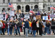 Pensilvania protesta contra medidas de confinamiento por coronavirus estados unidos