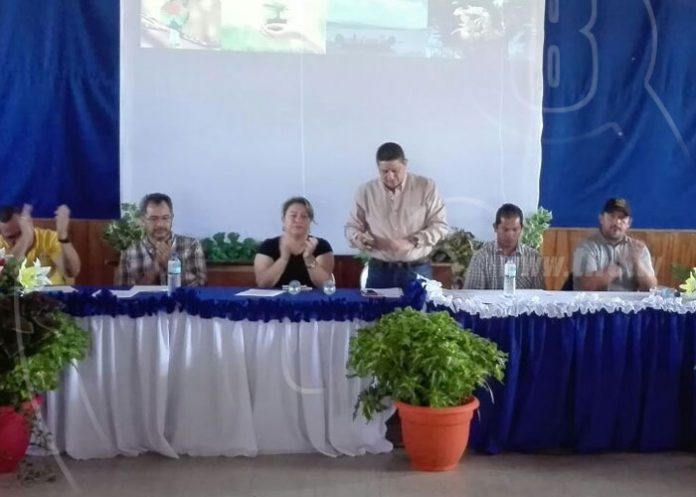 r1_1cgoSdx lago de Apanas