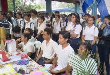Eco Feria por Amor a la Madre Tierra en colegio de Managua nicaragua