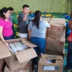 Paquetes y utensilios escolares llegan a Nueva Guinea