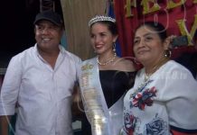 Villa El Carmen corona a su reina con vistoso desfile nicaragua