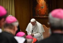 Víctimas de abusos relatan horror vivido en cumbre del Vaticano vaticano