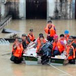 China: Autoridades inician rescate de víctimas varadas por inundaciones china