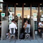 Nueva York cierra salas interiores de restaurantes para frenar contagios nueva york