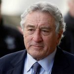 Investigan paquete sospechoso enviado a un restaurante de Robert De Niro estados unidos