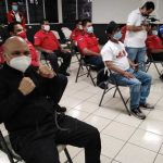Rosendo Álvarez, bicampeón de boxeo, comparte charla motivacional con bomberos nicaragua
