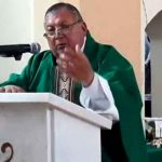Sacerdote fue acusado de violar a niña con otras dos personas en Argentina argentina