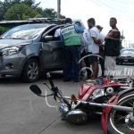 Motociclistas impactados por irrespetuoso conductor en Managua nicaragua