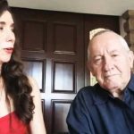 ¡Hervidero en redes! Viuda del papá de Gael García y su ‘selfie’ con el cadáver del actor gael garcia