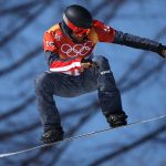 El momento en que un snowboarder se fractura el cuello markus