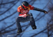 El momento en que un snowboarder se fractura el cuello markus