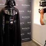 Subastan traje de Darth Vader, mira cual es su valor (VIDEO) subastan