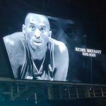 Kobe Bryant recibe homenaje de la NFL en la «Opening Night» Super Bowl estados unidos