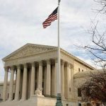 Supremo de EEUU evaluará en abril la legalidad del veto migratorio de Trump