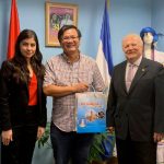 Dueño del negocio CHIA FONG & CIA. LTDA visita la embajada de Nicaragua nicaragua