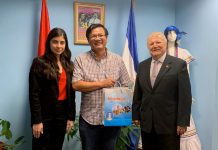 Dueño del negocio CHIA FONG & CIA. LTDA visita la embajada de Nicaragua nicaragua