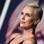 Charlize Theron dona dinero para combatir la violencia de género cine
