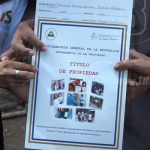 Restituyen derechos de las familias con títulos de propiedad en León nicaragua