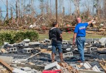 Al menos 5 muertos por el paso de enormes tornados en EEUU estados unidos