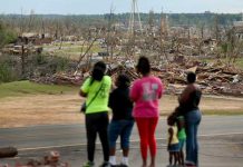 Aumentan a 11 los muertos a causa de una serie de tornados en Misisipi estados unidos