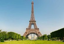 Torre Eiffel celebra sus 130 años