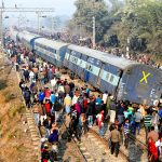 Varios muertos y heridos por el descarrilamiento de un tren en la India muertos
