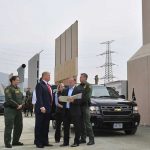 Trump promete más tropas tras visitar el muro en California estados unidos