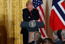 Trump rechaza acuerdo DACA sin fondos para muro con México