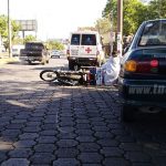 Motociclista «ochentón» con herida en la frente tras accidente en Managua nicaragua