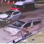 Irresponsable hace que una turka salga por la ventana irresponsable