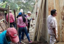 MEFCCA y miembros de iglesia de Las Profecías construyen vivienda a pareja de ancianos