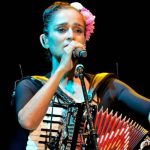 Julieta Venegas pide la abolición de centros de inmigrantes en Estados Unidos estados unidos