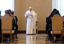 Víctimas de abusos piden al Vaticano revelar la identidad de los agresores estados unidos